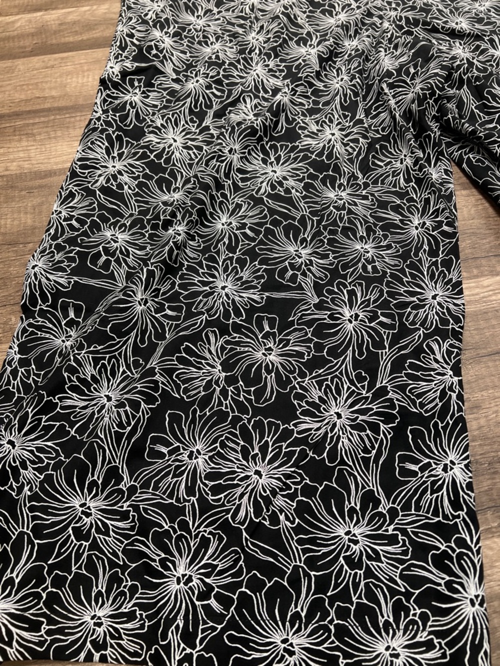 Andrew Marc Black Floral Print Sleeveless Wide-Leg Jumpsuit - Picture 7 of 13